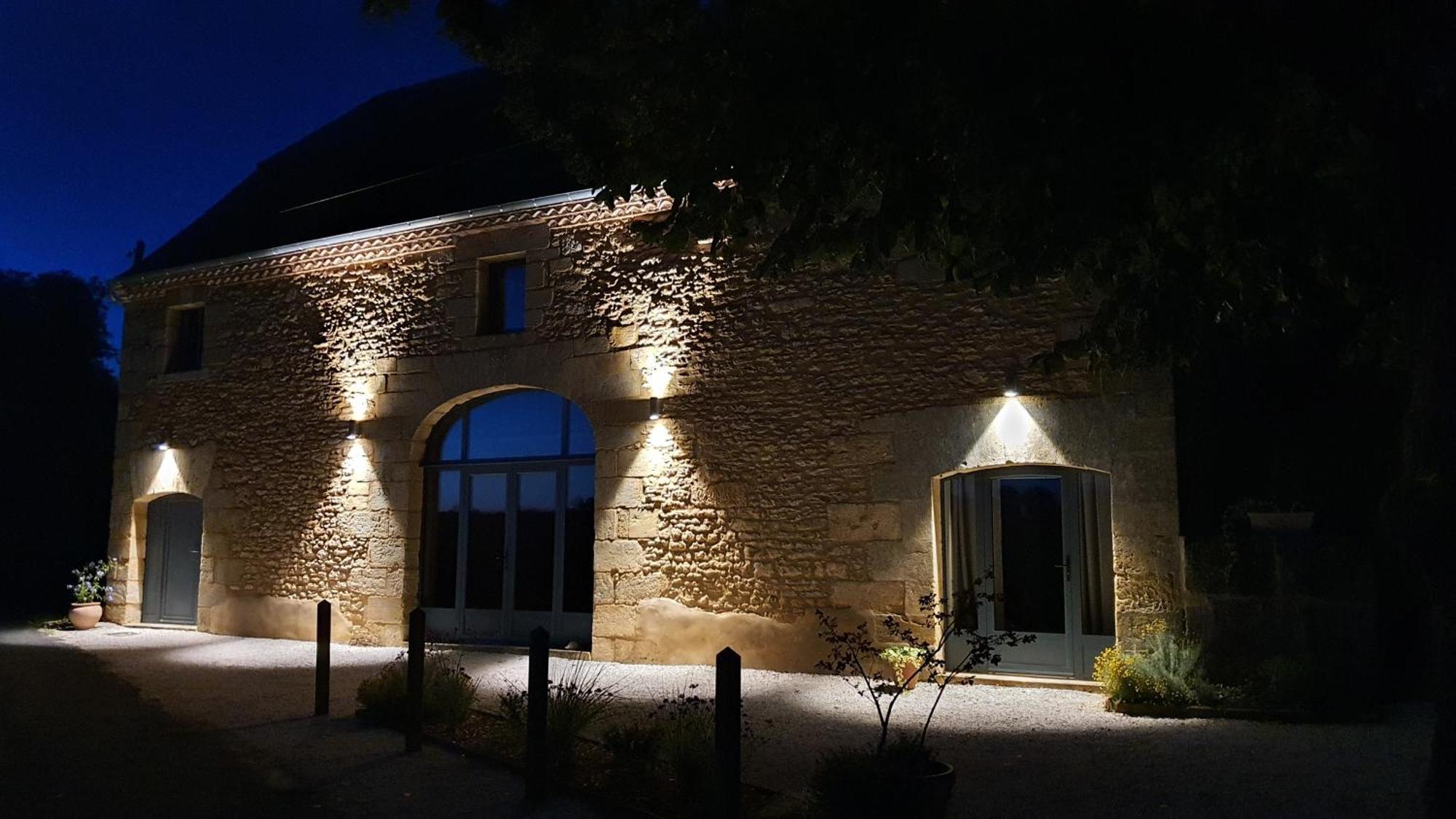 La Grange Symphorine, Chambre D'Hotes De Charme Situee Entre La Vallee De La Dordogne Et La Vallee De La Vezere Meyrals Exterior foto